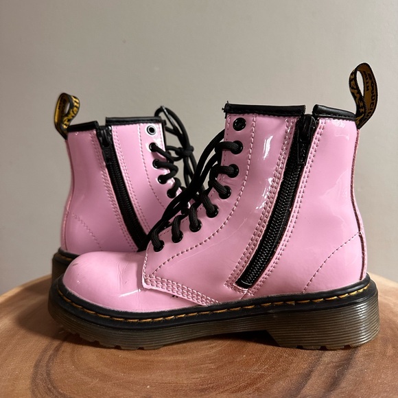 Dr. Martens | Big Kids Boots - Picture 6 of 6
